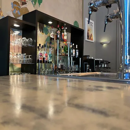 Le Grand Molière Hotel 3*