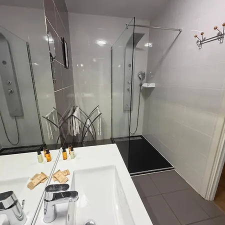 The Originals Boutique, Le Grand Moliere, Szálloda Pézenas