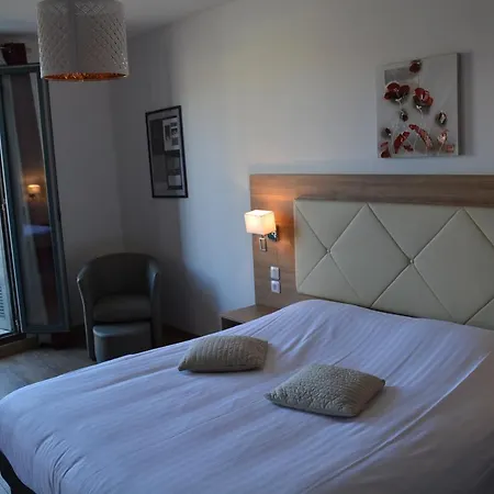 Отель Le Grand Moliere 3*